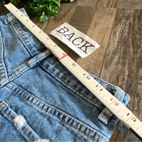 CABI Jean Shorts: High Rise Shorties w/ Black & White Checkered Inner Pockets, 0 - Picture 9 of 12